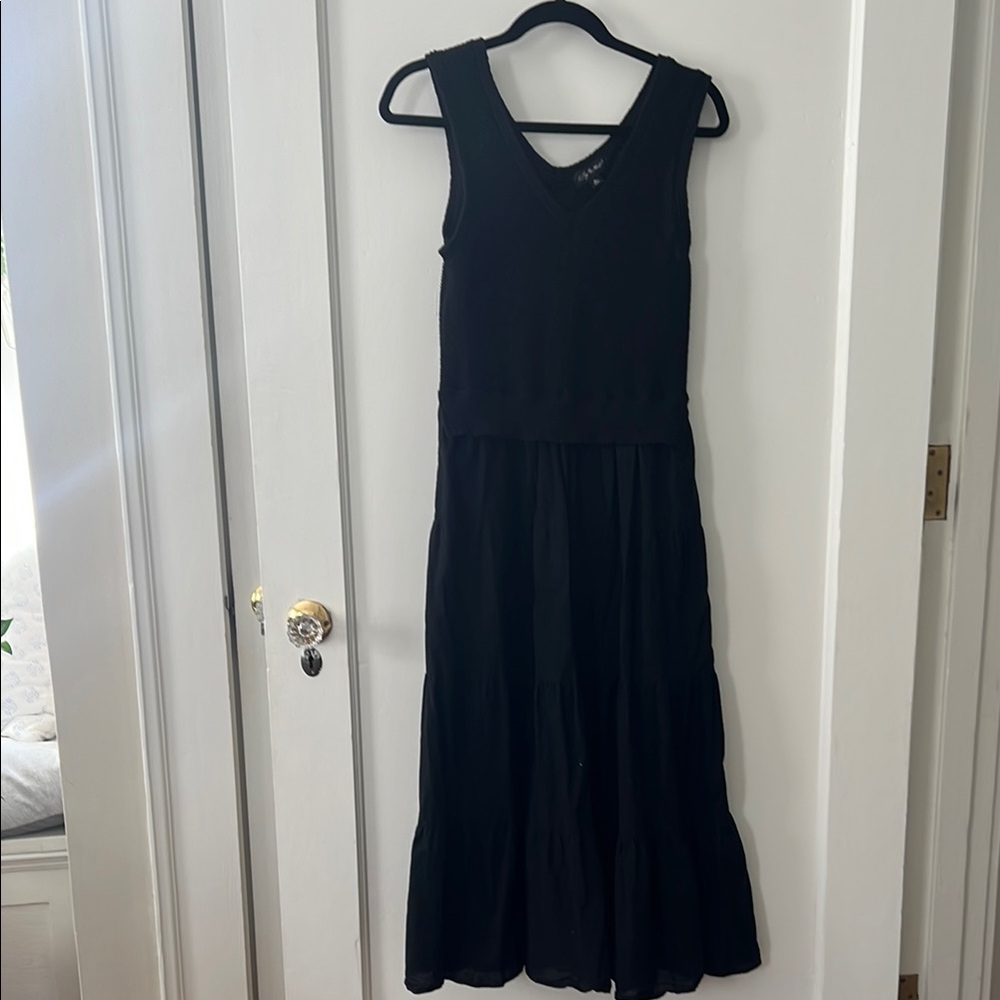 Elegant Black Sleeveless Dress